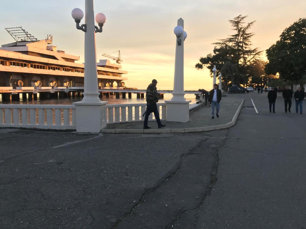 Гавань Hotel Sukhumi Exterior foto