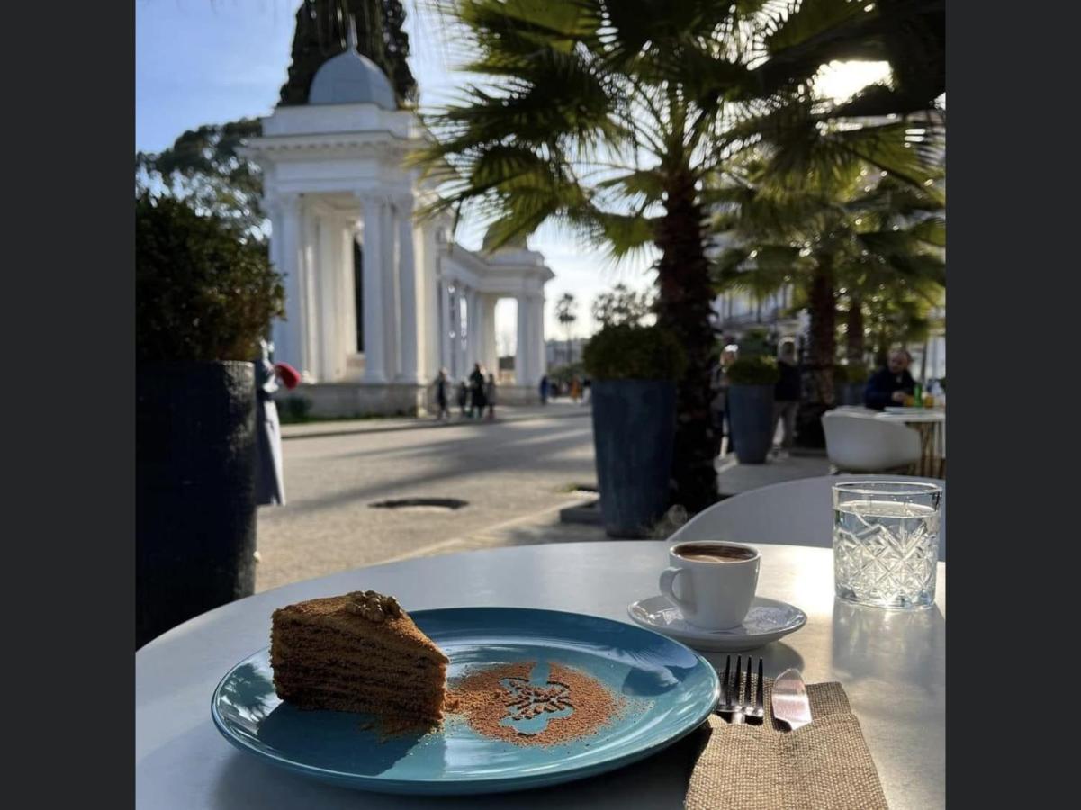 Гавань Hotel Sukhumi Exterior foto